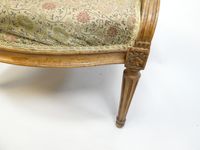 Fauteuil de style Louis XVI en hêtre naturel, à dossier plat… (photo 5)