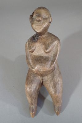 [AFRIQUE] Statue en bois sculpté figurant une femme enceinte…