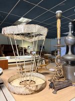 Lot de lampes et suspensions : vase noir à décor de fleurs m… (photo 3)