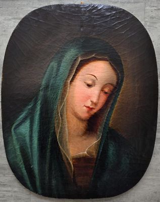 une image représentant un tableau d'une femme portant un voile vert
