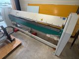 l'image d'une machine installée dans une pièce