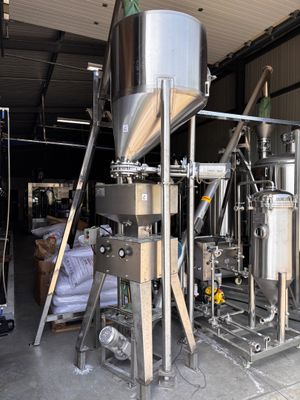 1 système de moulin à malt HEM comprenant : 1 moulin à malt