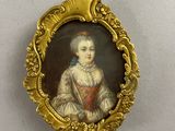 portrait d'une femme en robe rouge dans un cadre doré