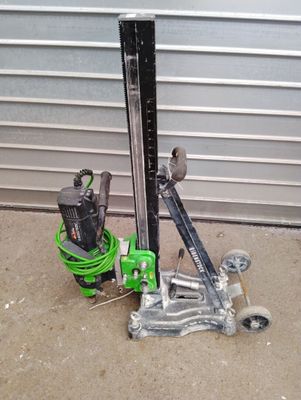 Foreuse / carotteuse électrique sur colonne EIBENSTOCK EBM 3…