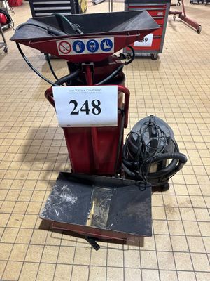 une photo d'une machine exposée dans un magasin