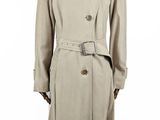 une photo d'un trench-coat beige sur un mannequin