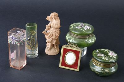 Lot comprenant 2 boites en verre émaillé, 2 petits vases éma… - Photo 1