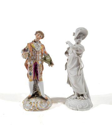 REUNION de deux statuettes comprenant : VOLKSTEDT