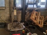 une petite machine qui se trouve dans une pièce