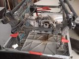 une machine placée au milieu d'une pièce