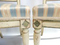Paire de chaises de style Directoire en hêtre peint vert et … (photo 4)