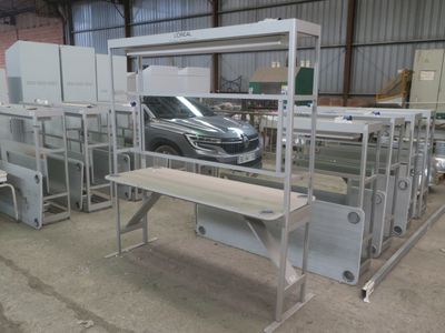 Coiffeuse double face alu L'OREAL 185x65xh200, Mise à prix 5… - Photo 1