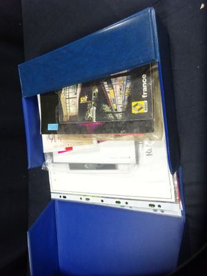 une machine qui se trouve à l'arrière d'une voiture