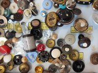 Lot de boutons fantaisie de tout styles et toutes matières (photo 4)