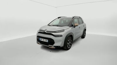Le nouveau SUV Citroën est présenté dans un décor de studio.