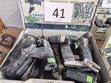 tout un tas d'outils rangés dans une boîte