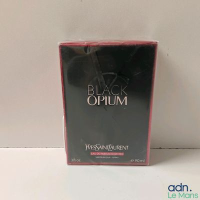 Black Opium d'Yves Saint Laurent, eau de parfum en vaporisateur pour femme