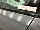 a sticker that says vauto on the side of a car
