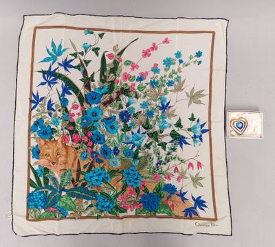 Christian DIOR. CARRE en twill de soie à décor d'un renard e…