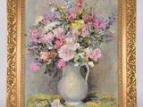 une peinture à l'huile représentant un vase de fleurs sur une table