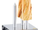 un gros plan sur une tranche de pain posée sur un grille-pain