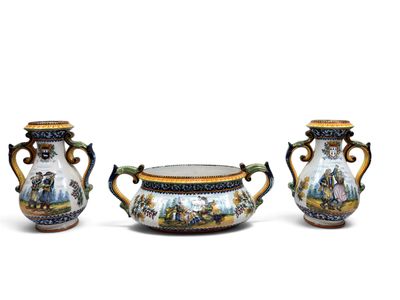 Deux vases et un bol sont posés côte à côte sur une surface blanche