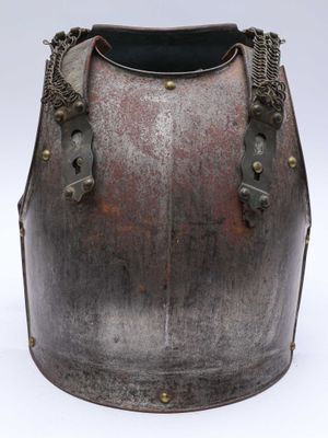 gros plan d'un casque sur fond blanc