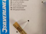 a picture of a set of tools that are in the package