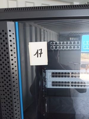 une image représentant un distributeur automatique sur lequel figure le chiffre 14