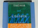 the cover of the book tressor de l ' egypte
