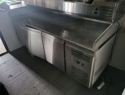 AA3PZ-METRO Réfrigérateur professionnel en inox, avec platea…
