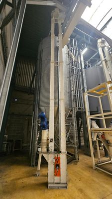 a large machine that is inside of a building