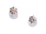 paire de boucles d'oreilles à clous en perles et diamants