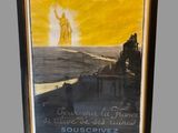 une vieille affiche représentant la statue de la Liberté accrochée à un mur