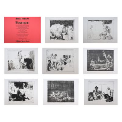 six photographies en noir et blanc représentant un groupe de personnes assises sur un banc