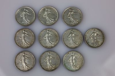 six pièces de même valeur sont disposées en cercle
