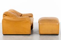 Vico Magistretti (1920–2006) « Maralunga », un fauteuil et u… (photo 3)