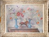 un tableau représentant des fleurs dans des vases posés sur une table