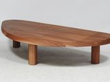 une photo d'une table basse en bois sur fond blanc