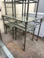 Une table rectangulaire à plateaux en verre transparent, rep… (photo 2)