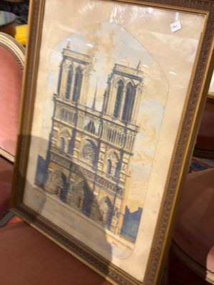 une photo d'une photo d'un bâtiment dans un cadre photo