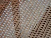 Trois tables gigognes en bois et cannage, le plateau et la c… (photo 6)