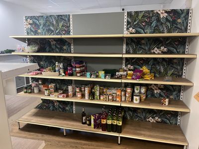 Sur désignation à SEPTEME (38780) : Stock de petite épicerie (DLC non 