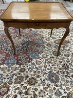Petite table "cabaret " en bois fruitier, le plateau de form… (photo 2)
