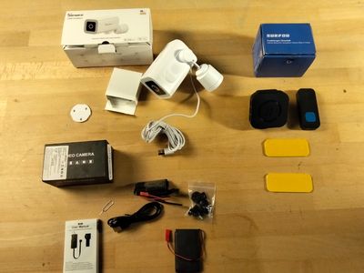 Lot composé de plusieurs produits : une caméra de surveillan…