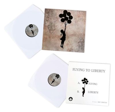 BANKSY (né en 1974), d'après - Flying to Liberty Pochette de…