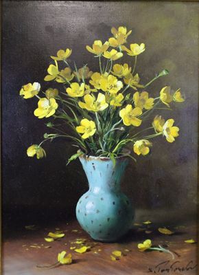 tableau représentant des fleurs jaunes dans un vase bleu posé sur une table