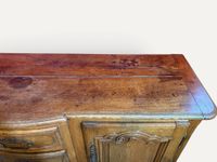 Buffet régional en bois naturel, mouluré et sculpté ouvrant … (photo 2)