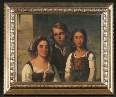 tableau représentant un portrait de famille dans un cadre doré sur fond noir