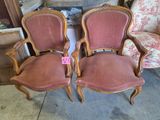 paire de chaises anciennes en bois avec assise rembourrée rouge rembourrée rembourrée rembourrée rembourrée rembourrée rembourrée
